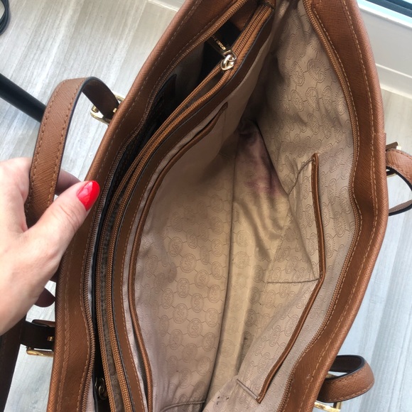 Authentic MIchael Kors Jet Set Travel Medium tote - Picture 10 of 15